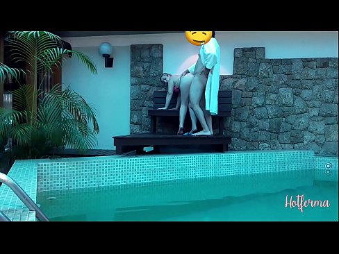 ❤️ Oga pe iranṣẹbinrin si awọn pool, sugbon ko le koju kan gbona ️ ni% yo.pornplaybb.ru